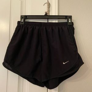 all black nike shorts